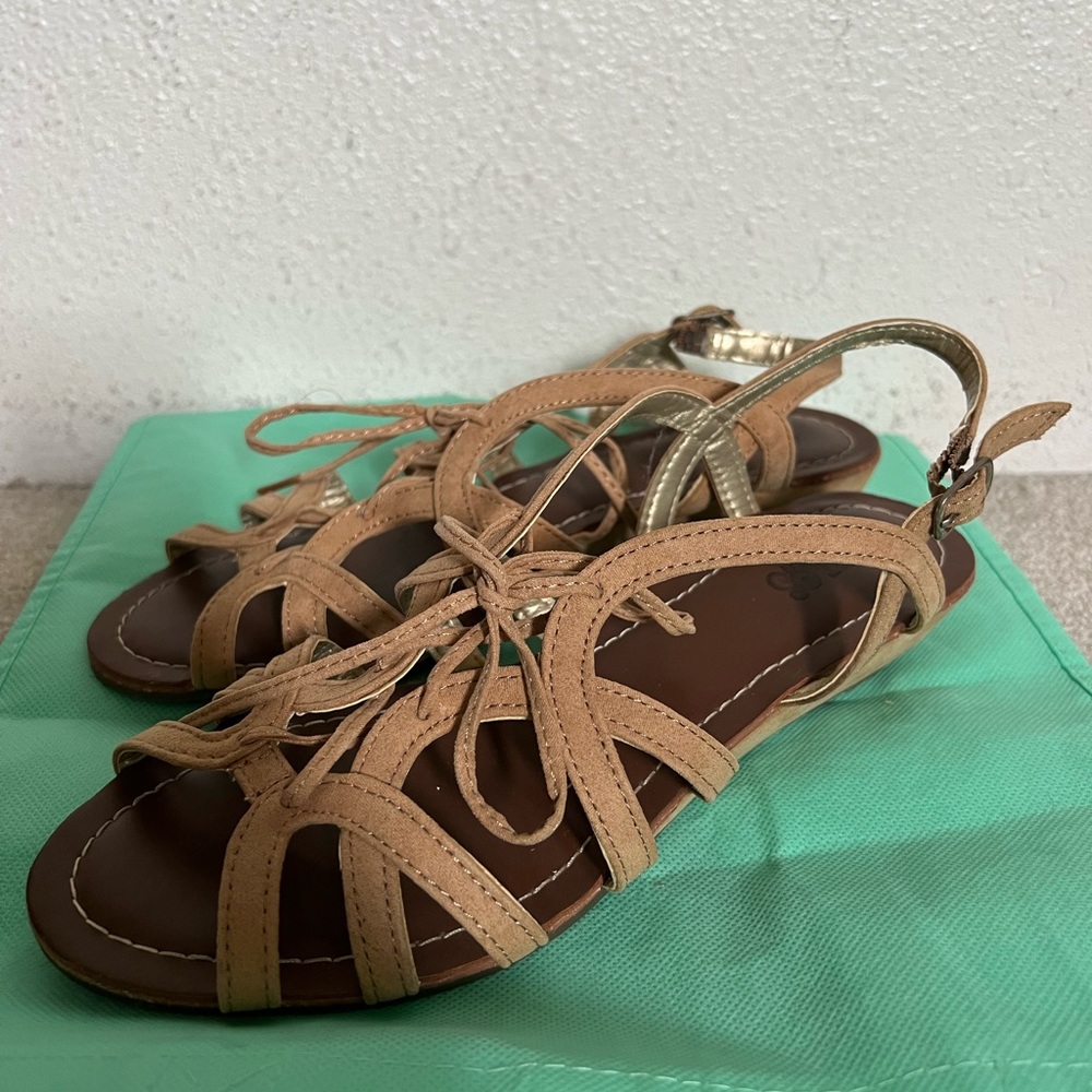 NWOT! Carlos Santana Beige Sandals Size 8